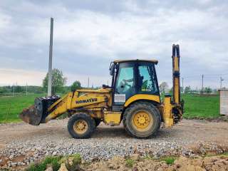 KOMATSU WB93R-5 б/у экскаватор-погрузчик 2011 года