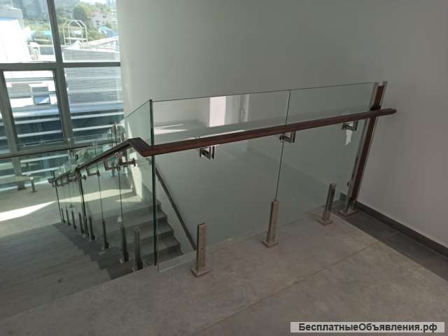 Стеклянные и цельностеклянные ограждения для лестниц, балконов, атриумов, парапетов