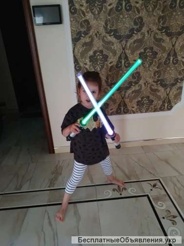 Световой меч со звуками дуэли