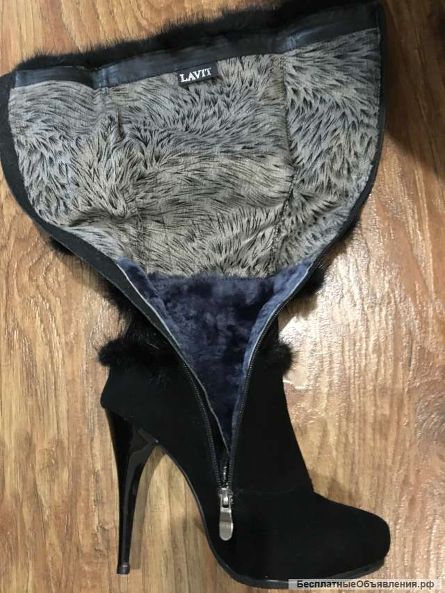 Сапоги из натуральной замши с отделкой норки