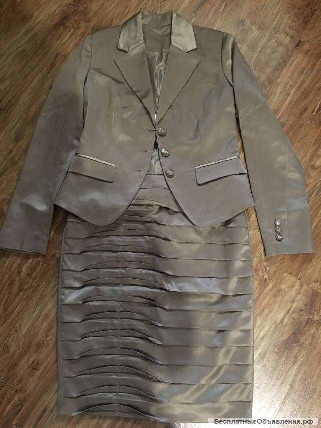 Костюм женский с юбкой