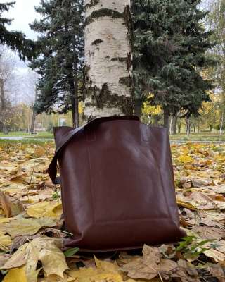 Женская сумка из натуральной кожи для работы