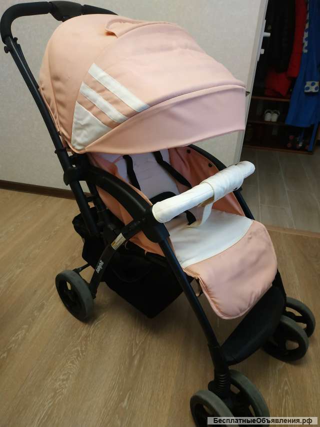 Прогулочная коляска для девочки
