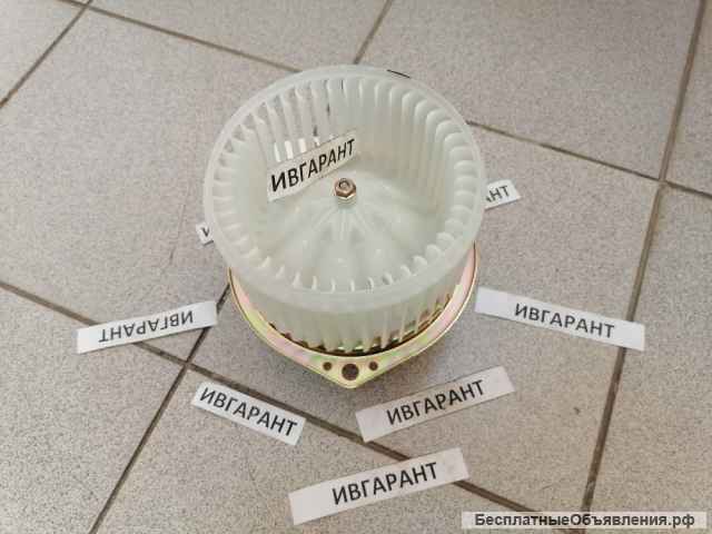 4469040 Мотор отопителя Hitachi 4469040
