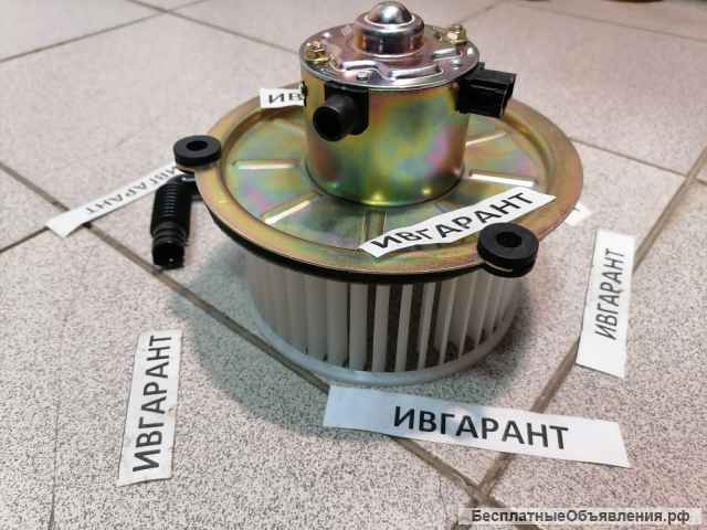 4370266 Мотор отопителя Hitachi 4370266