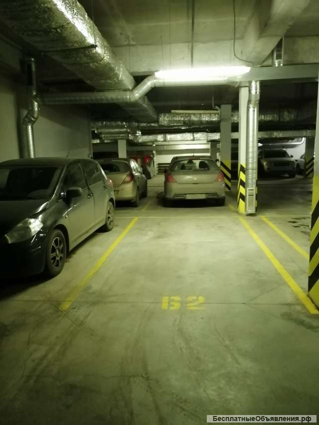 Машиноместо у метро Ветеранов