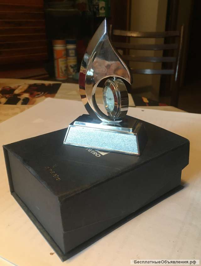 Часы настольные сувенирные (Вьетнам)