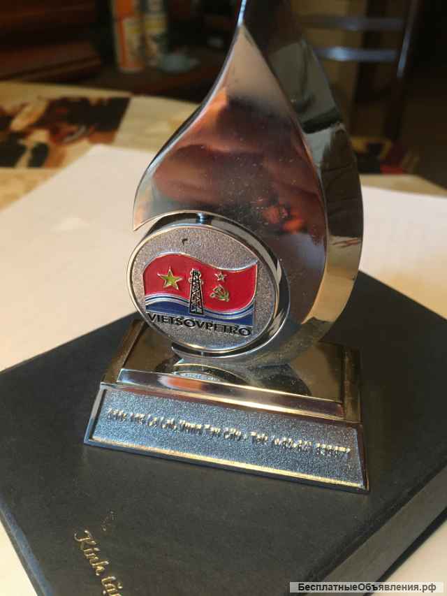 Часы настольные сувенирные (Вьетнам)