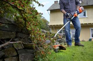 Покос травы триммером