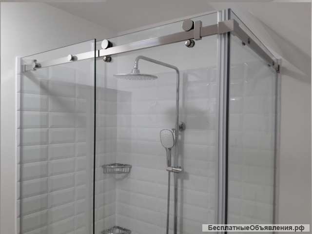 Стеклянные душевые перегородки