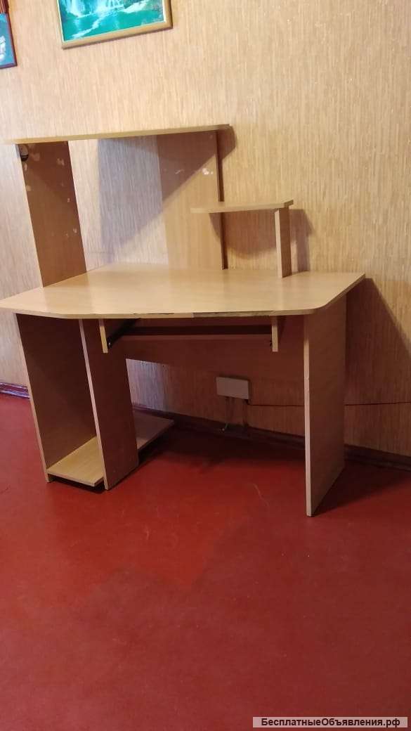 Компьютерный стол
