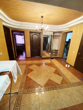 3 к.квартиру с Отличным Ремонтом в районе Ахунбаева Бакаева (Чапаева)