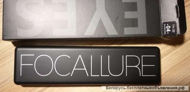 Декоративная косметика- 10 цветов с кисточкой-2шт