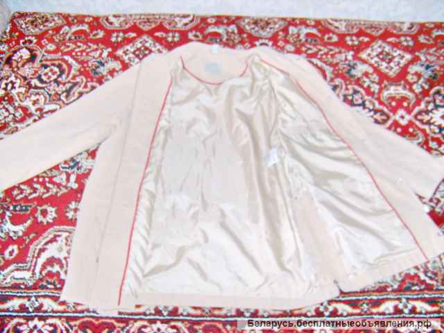 Куртка бежевая с карманами на замке и кнопках, новая, р.50-52