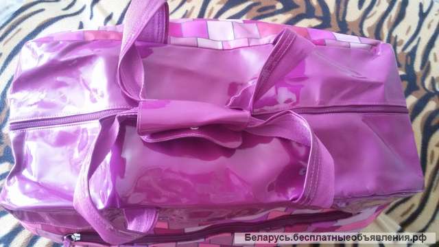 Сумка дорожная, яркая и стильная, б.у 1раз как новая