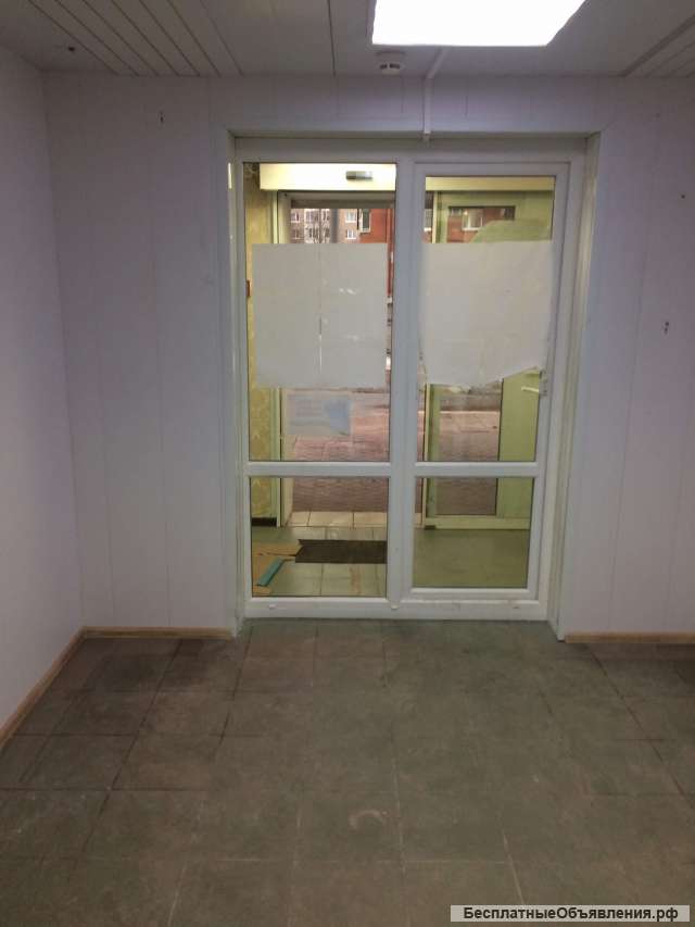 Сдаётся помещение перед входа магазин одежды