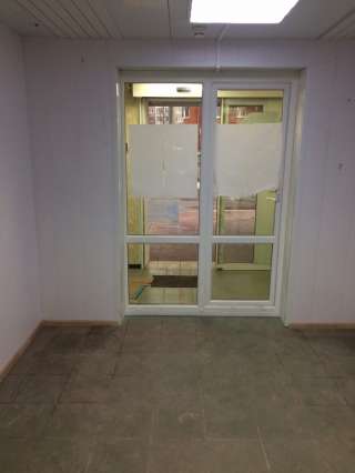 Сдаётся помещение перед входа магазин одежды