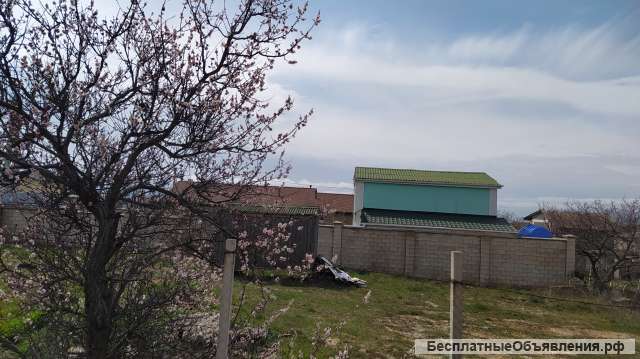 Участок у моря в Севастополе