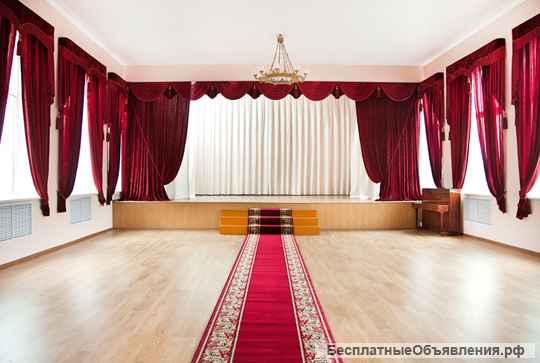 Антрактный занавес и одежда сцены