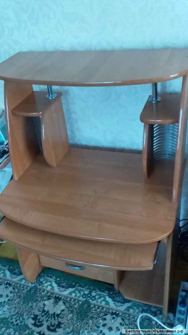 Компьютерный столик