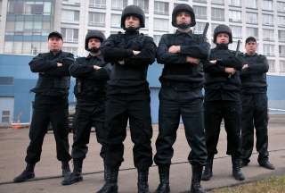 Охранник ГБР в ТРЦ Галерея