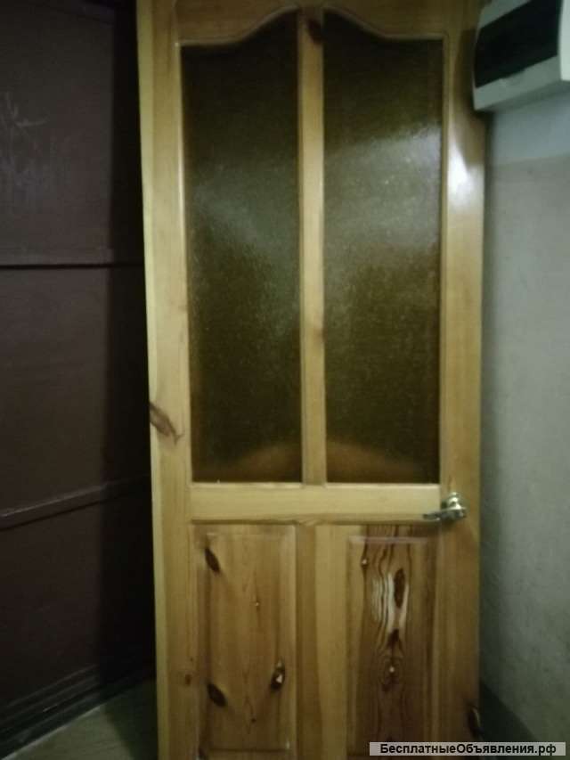 Дверь деревянная со стеклом