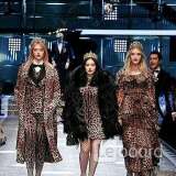 Плащ женский новый Dolce&Gabbana Италия 46 М размер леопард коричневый миди длина шелк оригинал мода