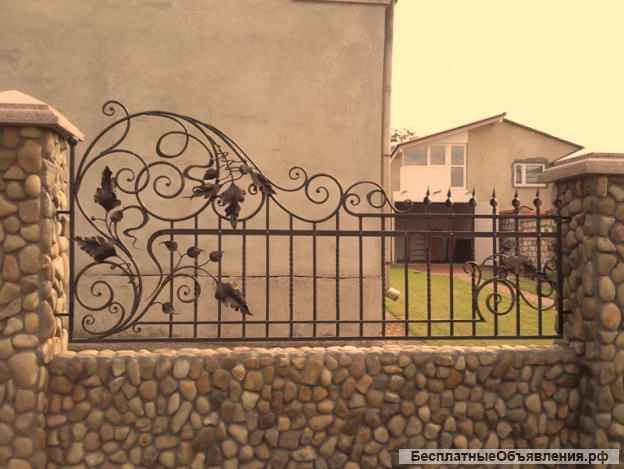 Секции кованых заборов, ворот, калиток, фасадов, полисадники, решетки на окна