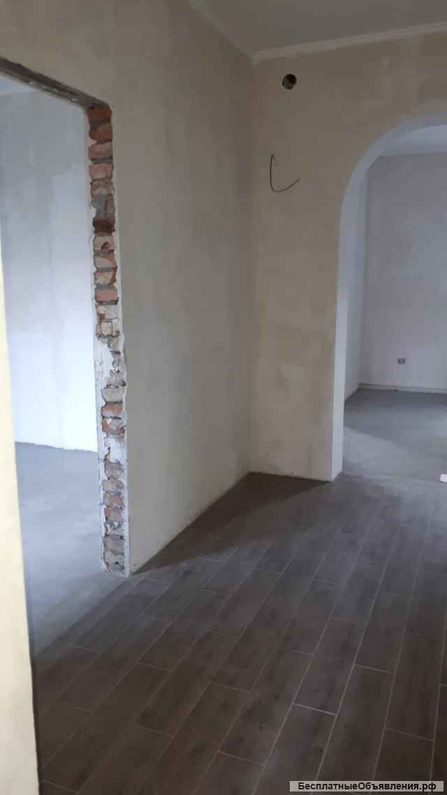 2014 1/2 нового кирпичного дома с участком