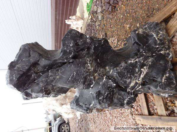 Океанический мраморный валун