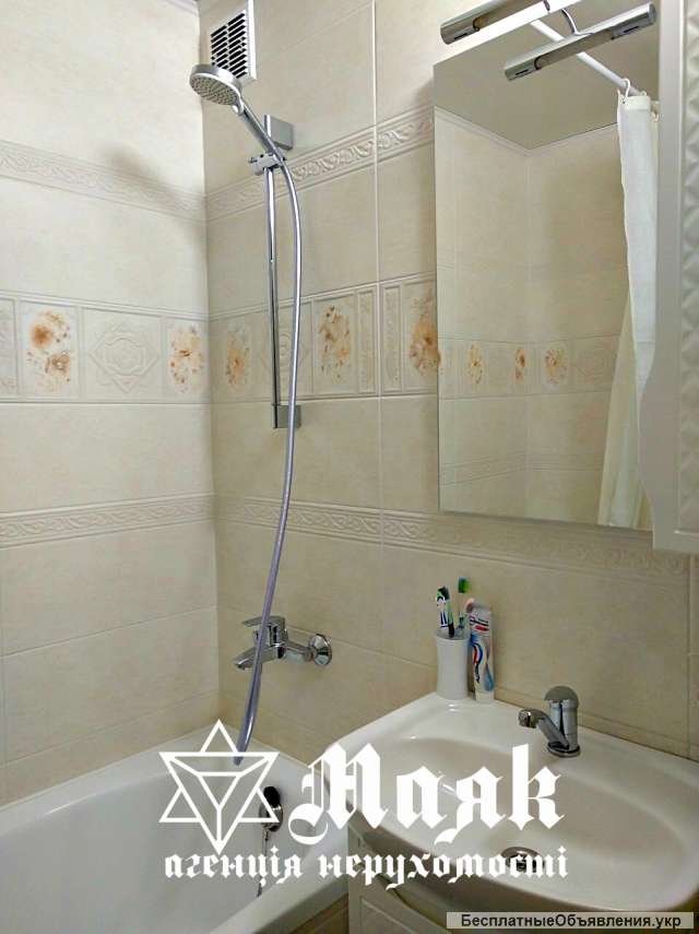 Сдам 1.4.9 в Центре с современным евроремонтом, мебелью и техникой.