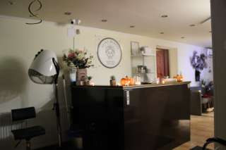 Салон Красоты в центре Будапешта (Венгрия) + недвижимость + оборудование