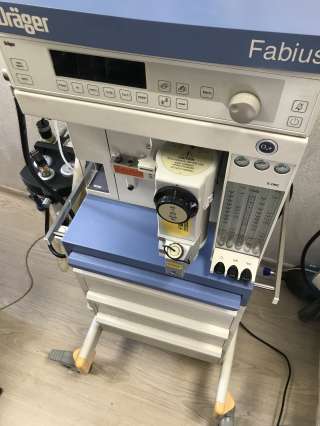 Наркозный аппарат Дрегер