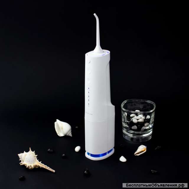 Стильный ирригатор Revyline RL 650 в белом корпусе