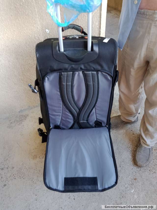 Универсальный чемодан-рюкзак-сумку, три в одном