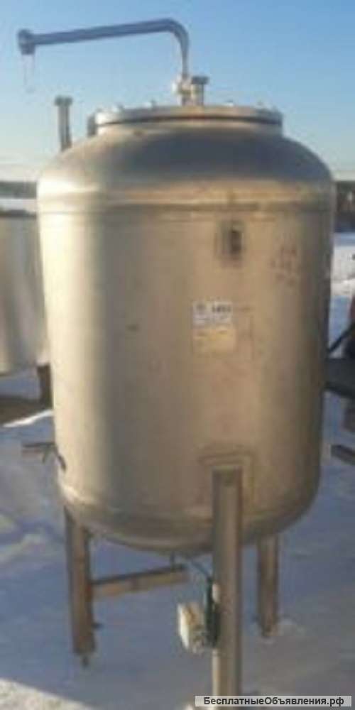 Емкость нержавеющая, объем — 0,5 куб.м., вертикальная, инв 1492