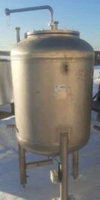 Емкость нержавеющая, объем — 0,5 куб.м., вертикальная, инв 1492