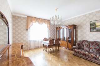 Трехкомнатная квартира с мебелью и техникой в ЦАО, 1-я Миусская ул., 2с1, метро 3 минуты пешком