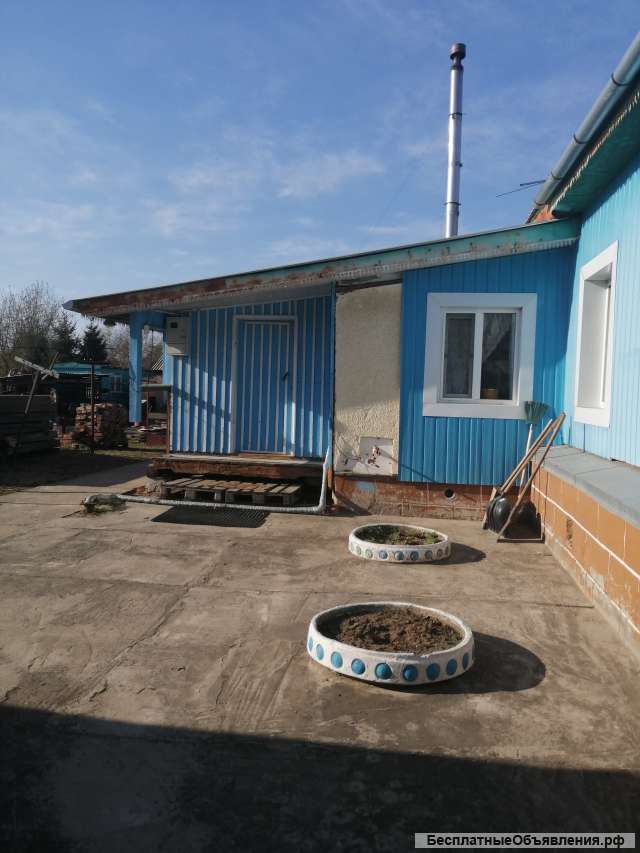Дом с большой усадьбой