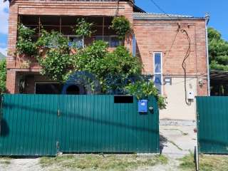 Кирпичный дом 186,9 м2 качественной постройки, на земельном участке 6 соток