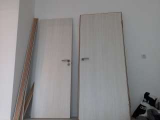 Дверь для комнаты и санузел новую дверь