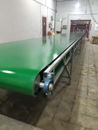 Горизонтальный ленточный конвейер для бережной транспортировки грузов