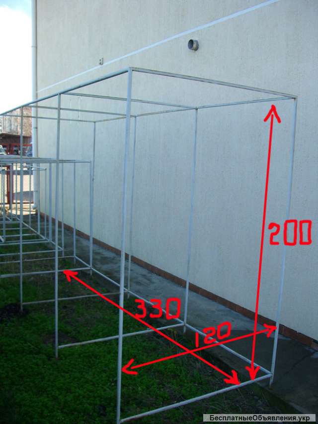 Cтойки и примерочная для магазина одежды