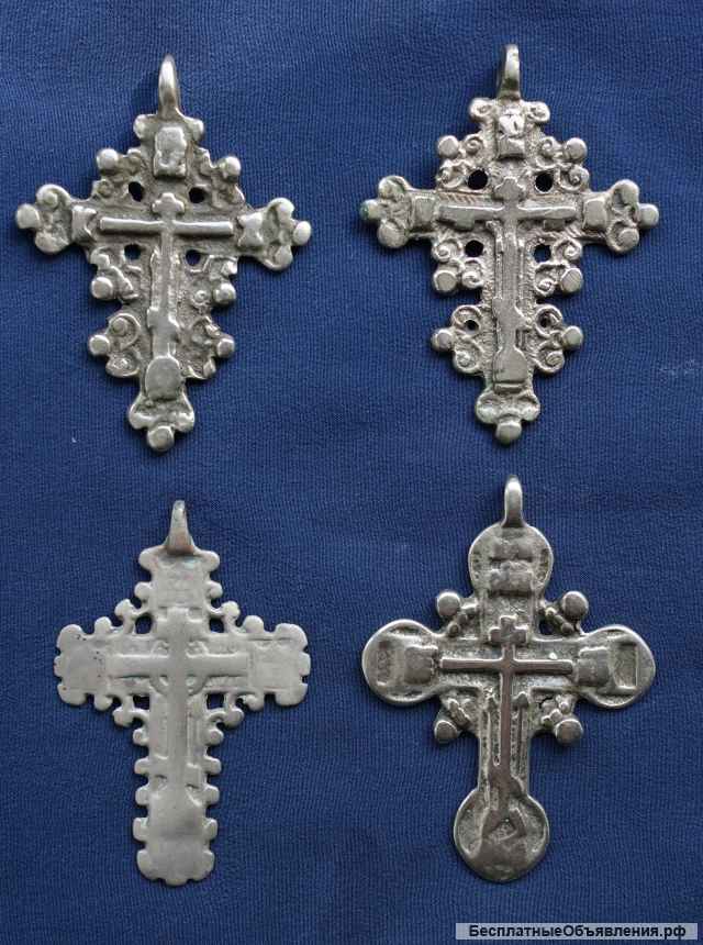 Конволют из 4-х наперсных серебряных крестов-тельников XV века