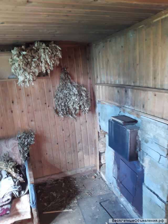 Дом (бревенчатый) в селе Богословка по ул. Садовая 17