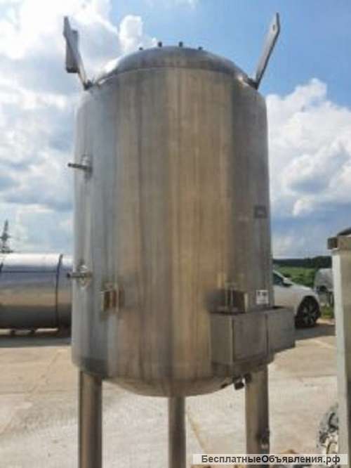 Емкость нержавеющая, объем — 0,4 куб.м., рубашка, термос, инв 1038