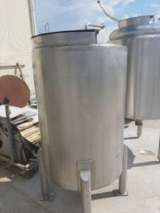 Ёмкость нержавеющая, объем — 0,6 куб.м., вертикальная, инв 1053