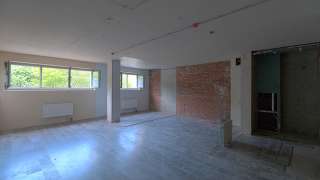 Светлые апартаменты в цоколе