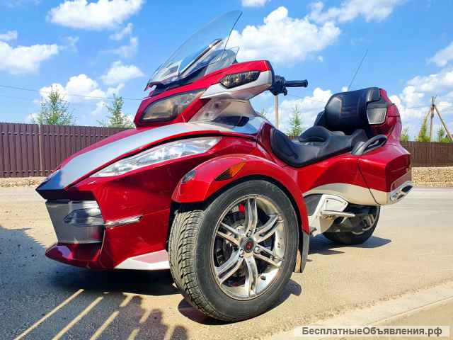 Трицикл BRP Can-Am Spyder Roadster