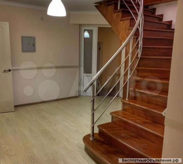 Дом 1120 м² на участке 7,5 сот. в Кизляре